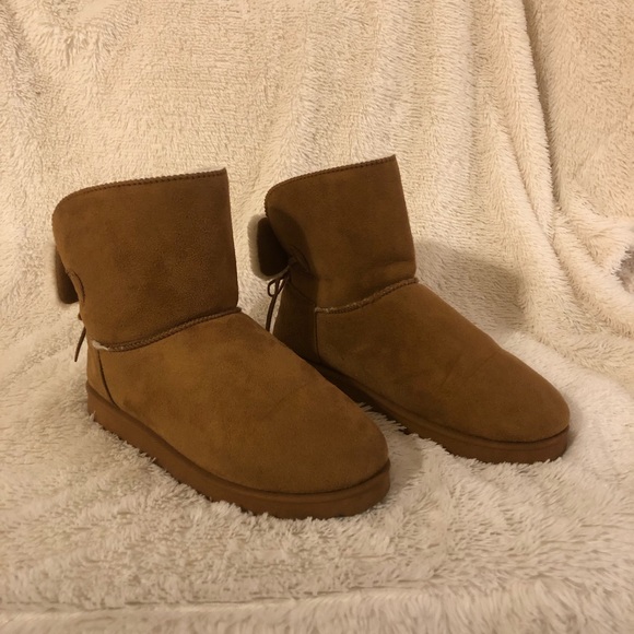 MUDD Boots / Booties - Faux Fur and Synthetic Upper. Excellent Nearly-New. - Picture 3 of 8